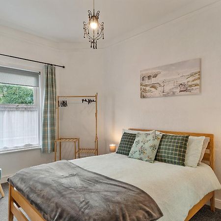 Finest Retreats - Atherfield Apartments No 6 - Tree Tops Пейнтън Екстериор снимка